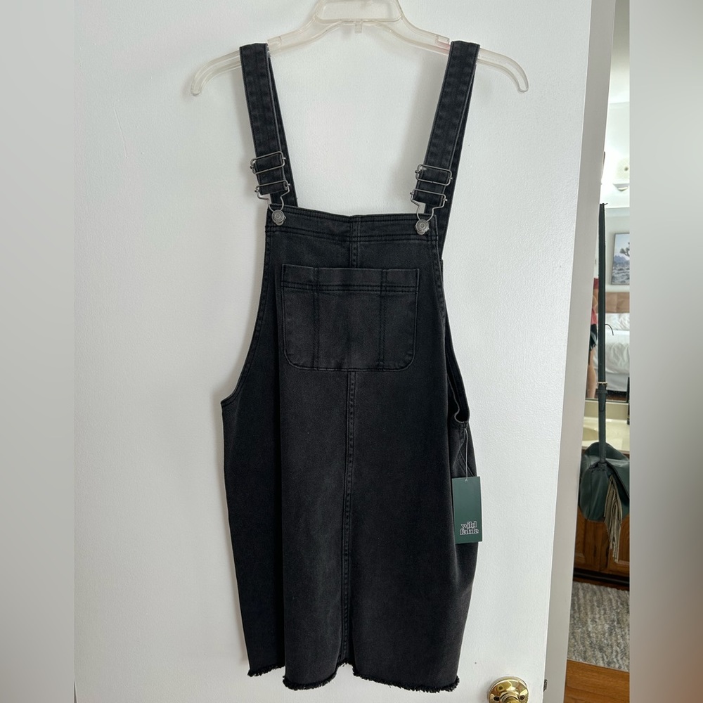 BRAND NEW Wild Fable black jumper